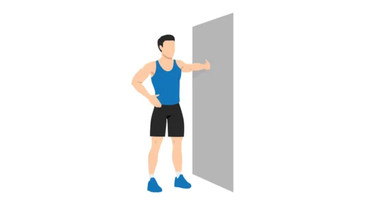 étirement des pectoraux au mur