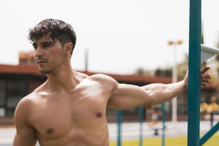 LES PECTORAUX 8 Étirement des pectoraux